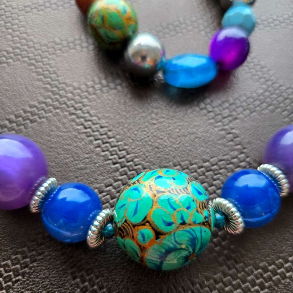 Necklace and Bracelet Set Floral Motif Light blue and Violet color